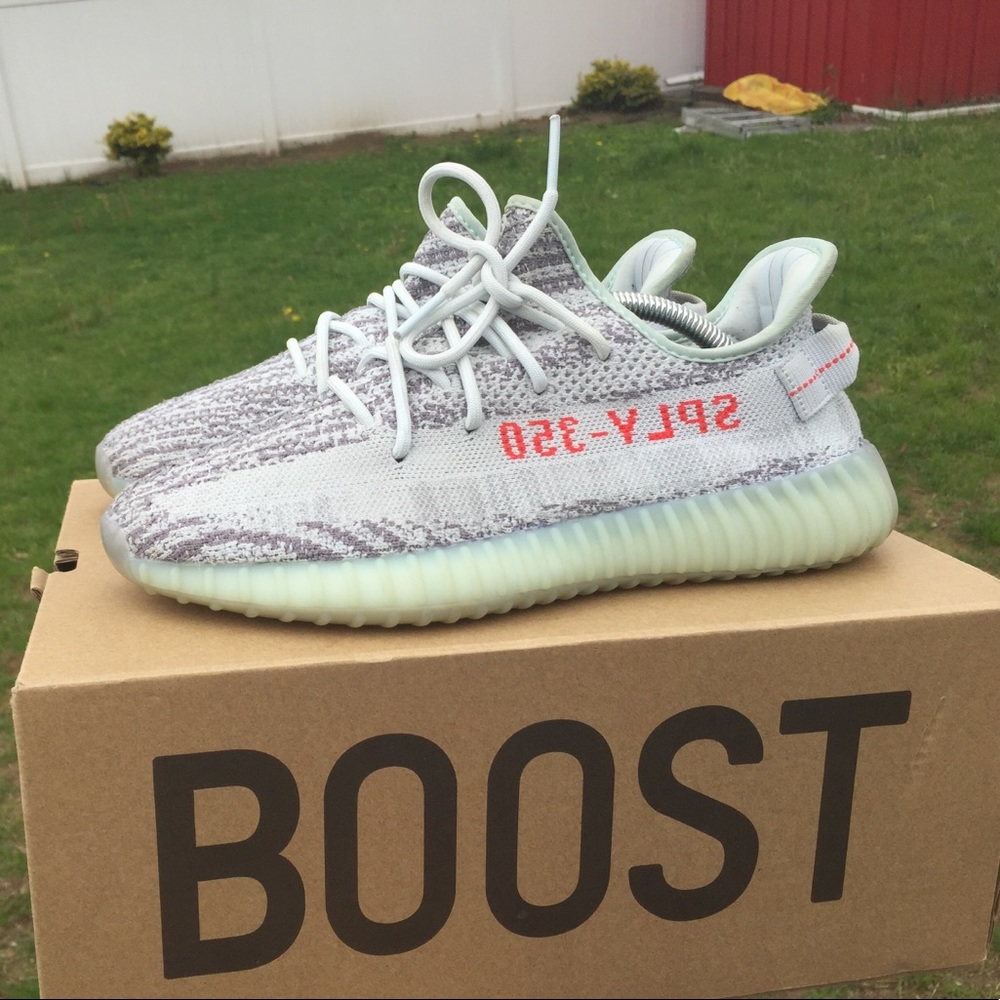 Yeezy 350 v2 Bluetints